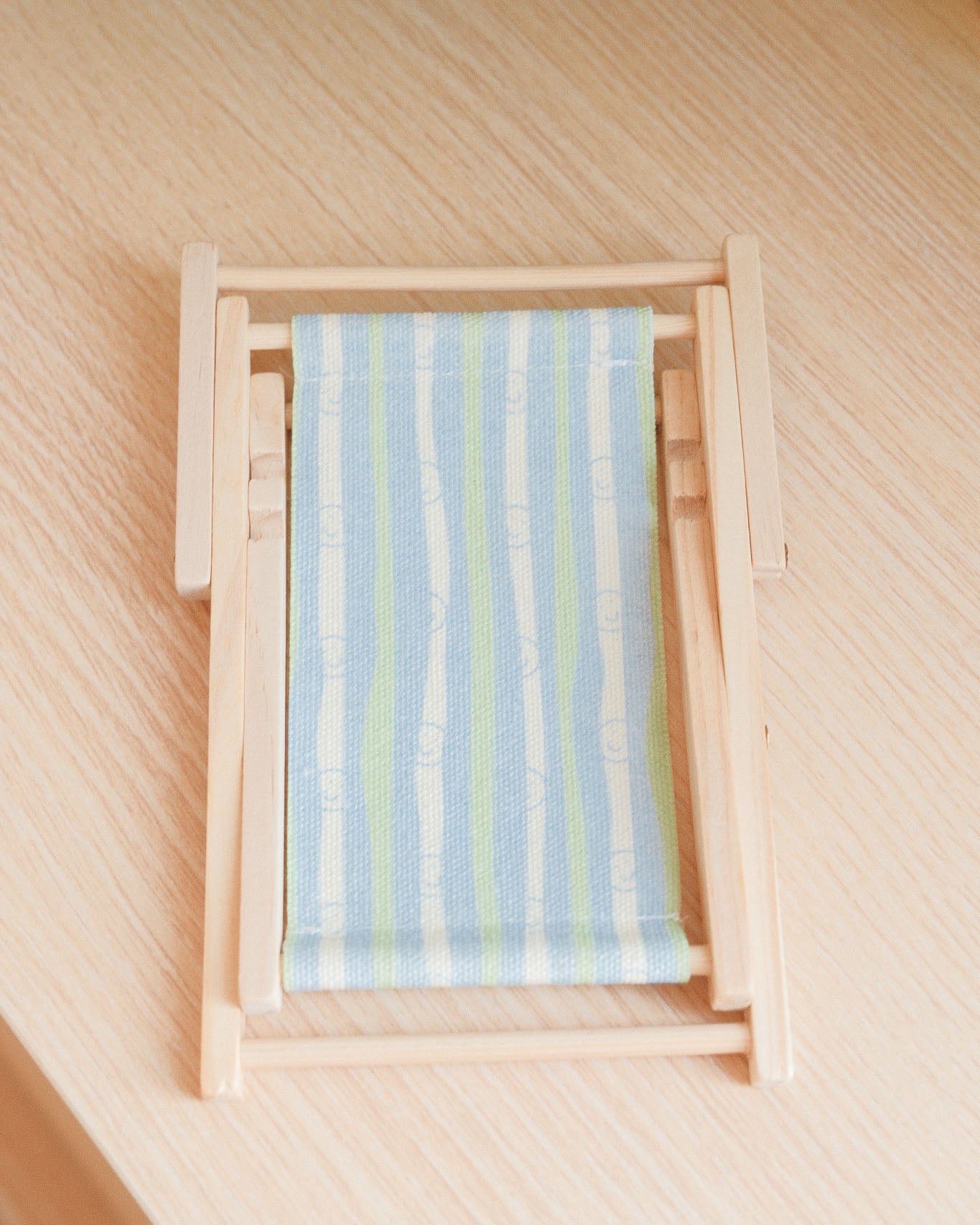 Beach Chair Phone Stand
