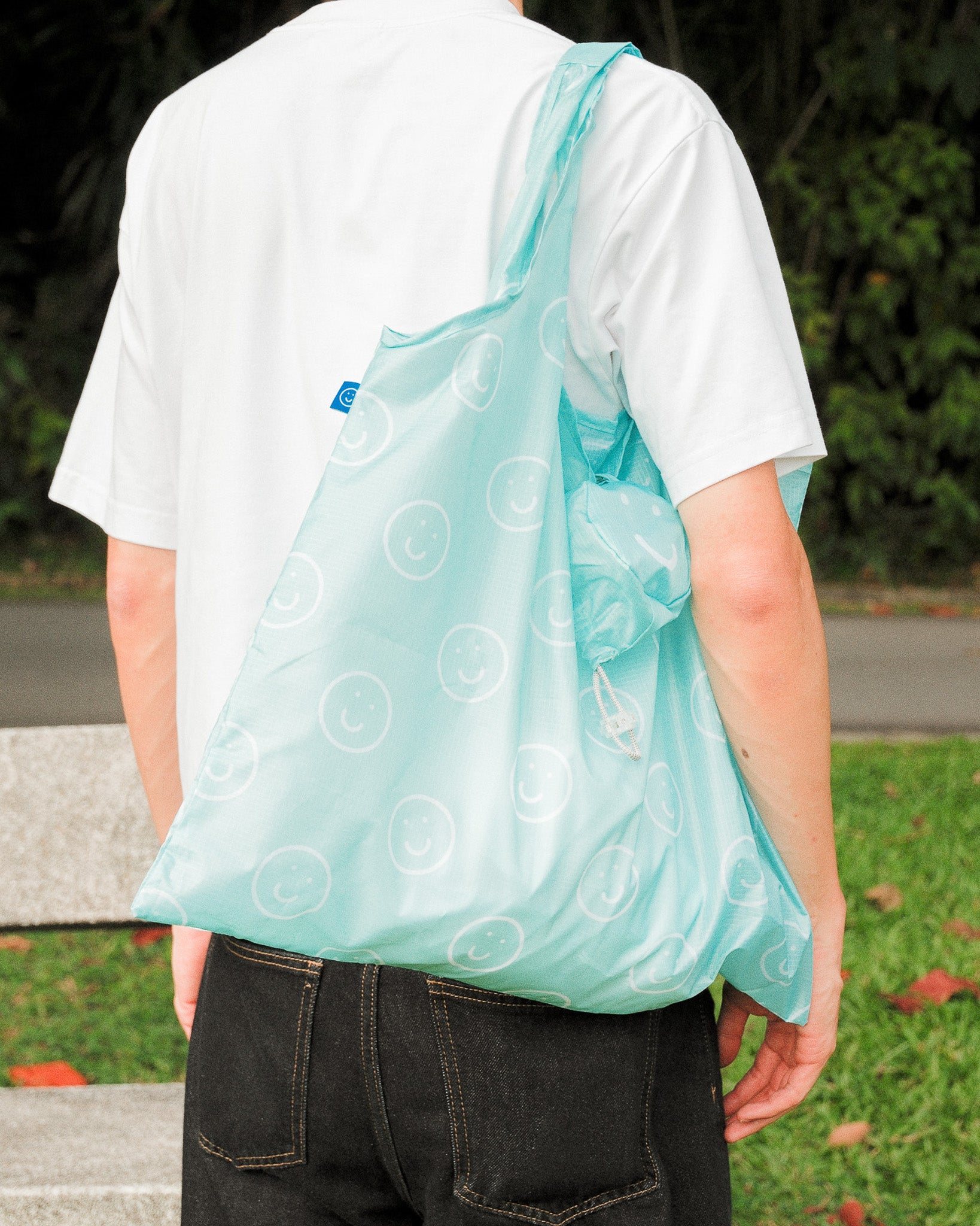 Signature Smile SwiftStash Mega Reusable Bag in Mint