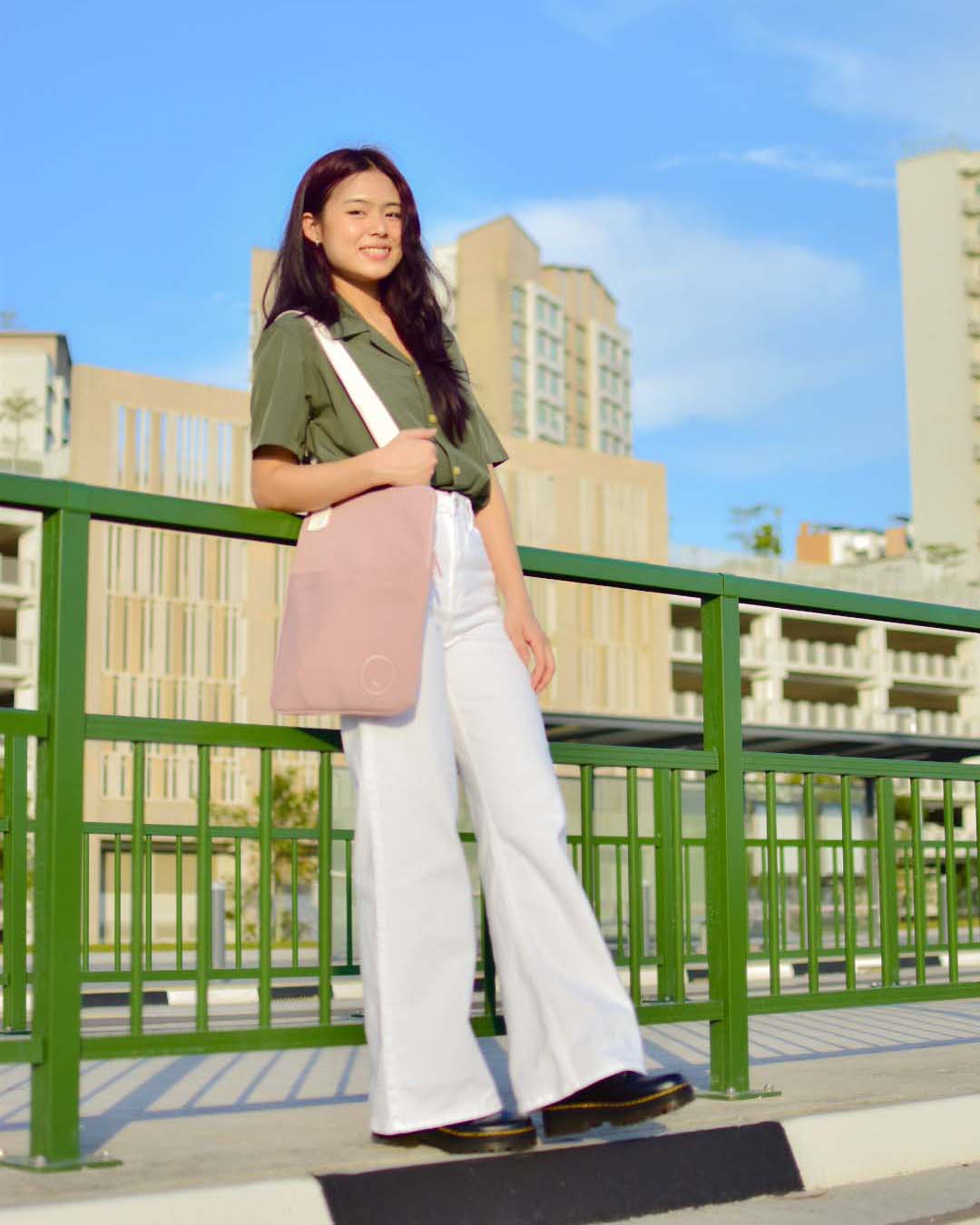Signature Smiley Short-Sleeve Shirt in Olive