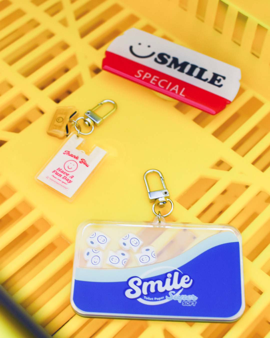 Smile Toilet Rolls Shaker Keychain