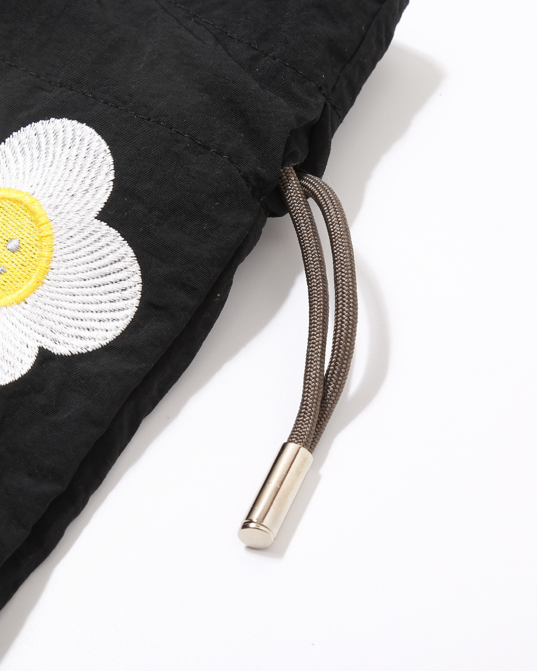 Daisy Embroidery Drawstring Bucket Pouch Totebag