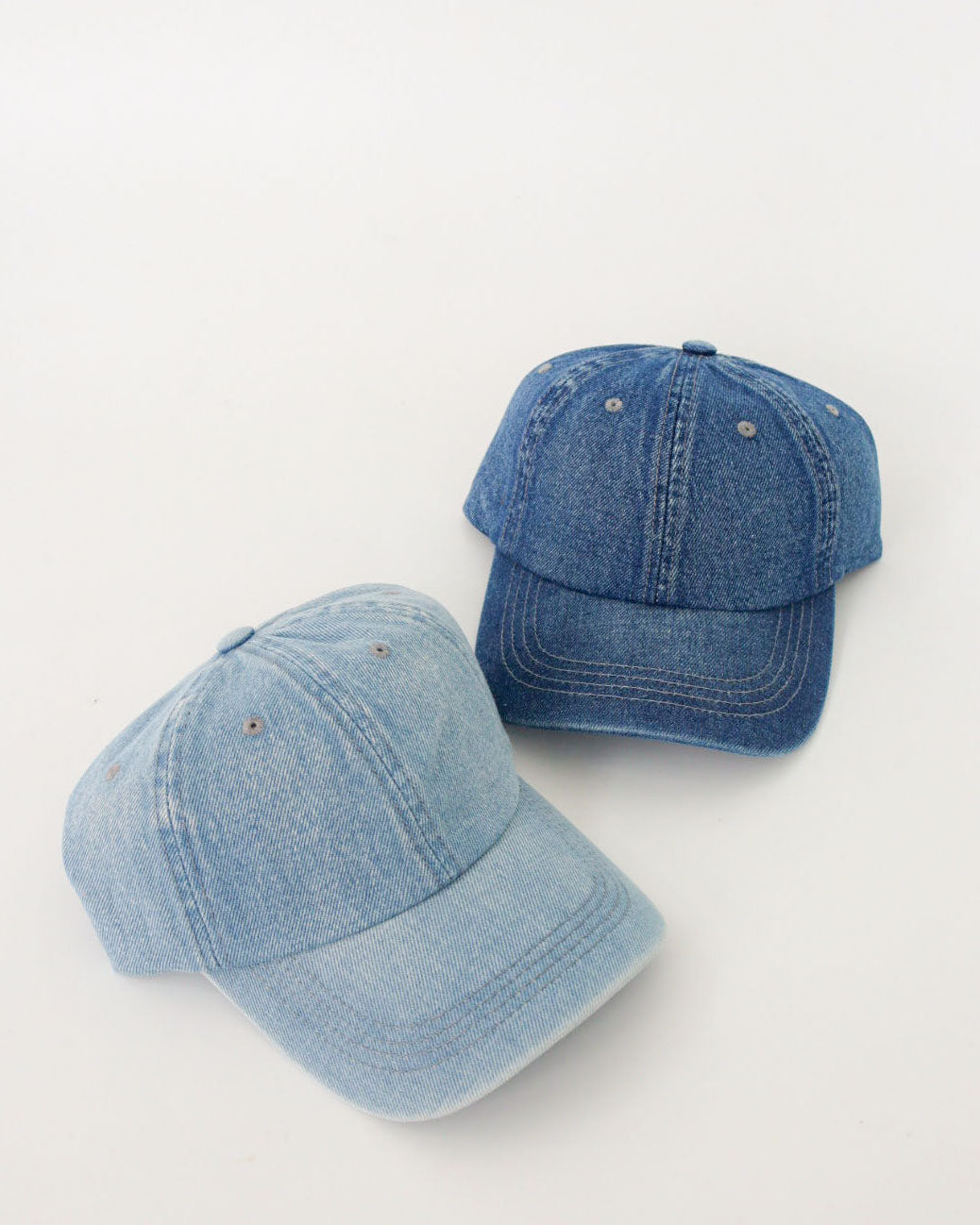 SIGNATURE / Mid-Wash Denim Cap