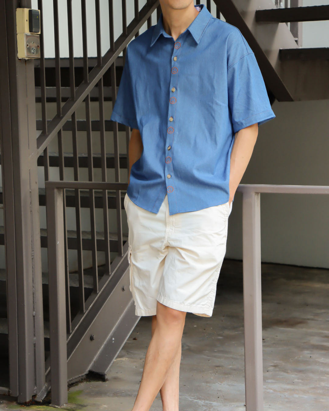 Signature Short-Sleeve Shirt in Mid-Blue Denim