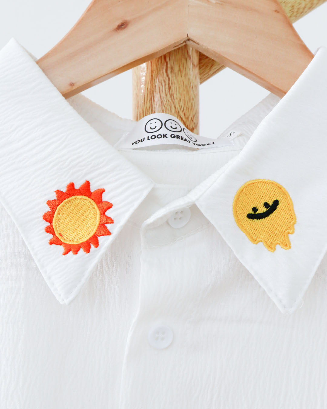 Welcome Online Embroidery Short Sleeve Shirt in White