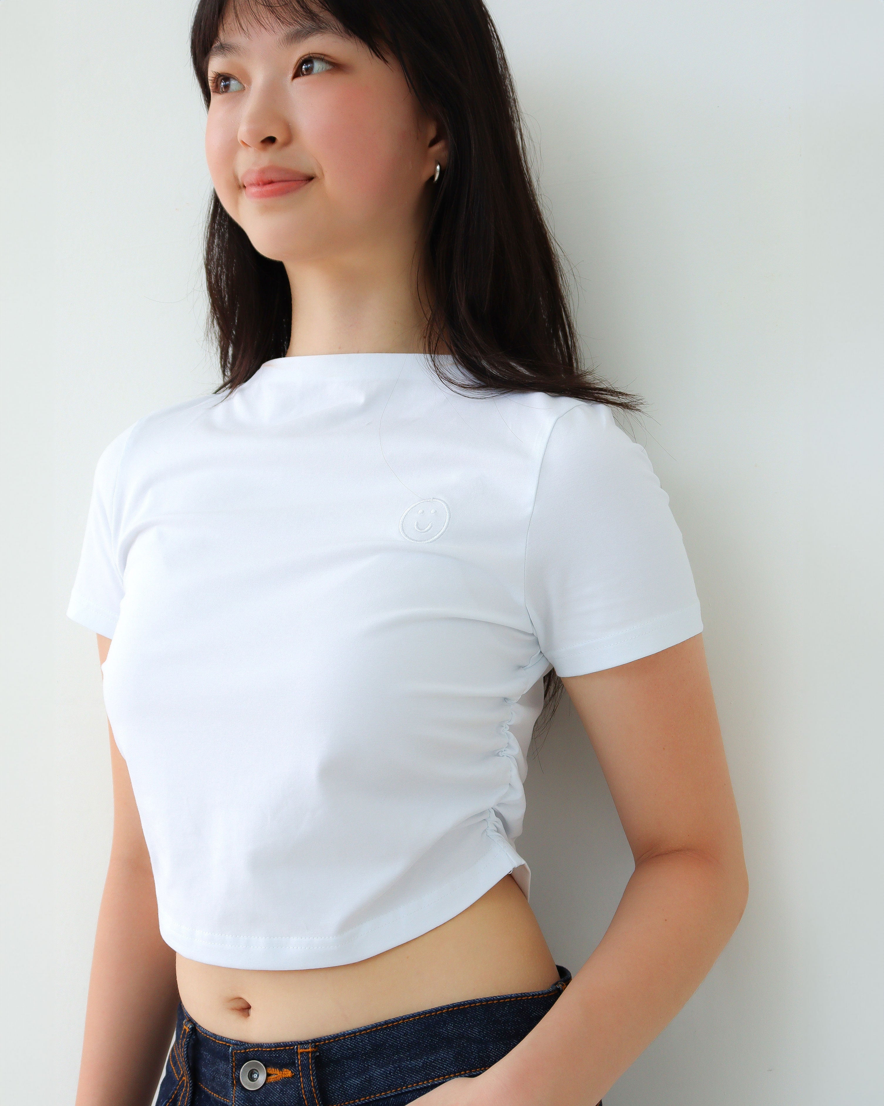 SIGNATURE/ Fitted Tee in White (Women)
