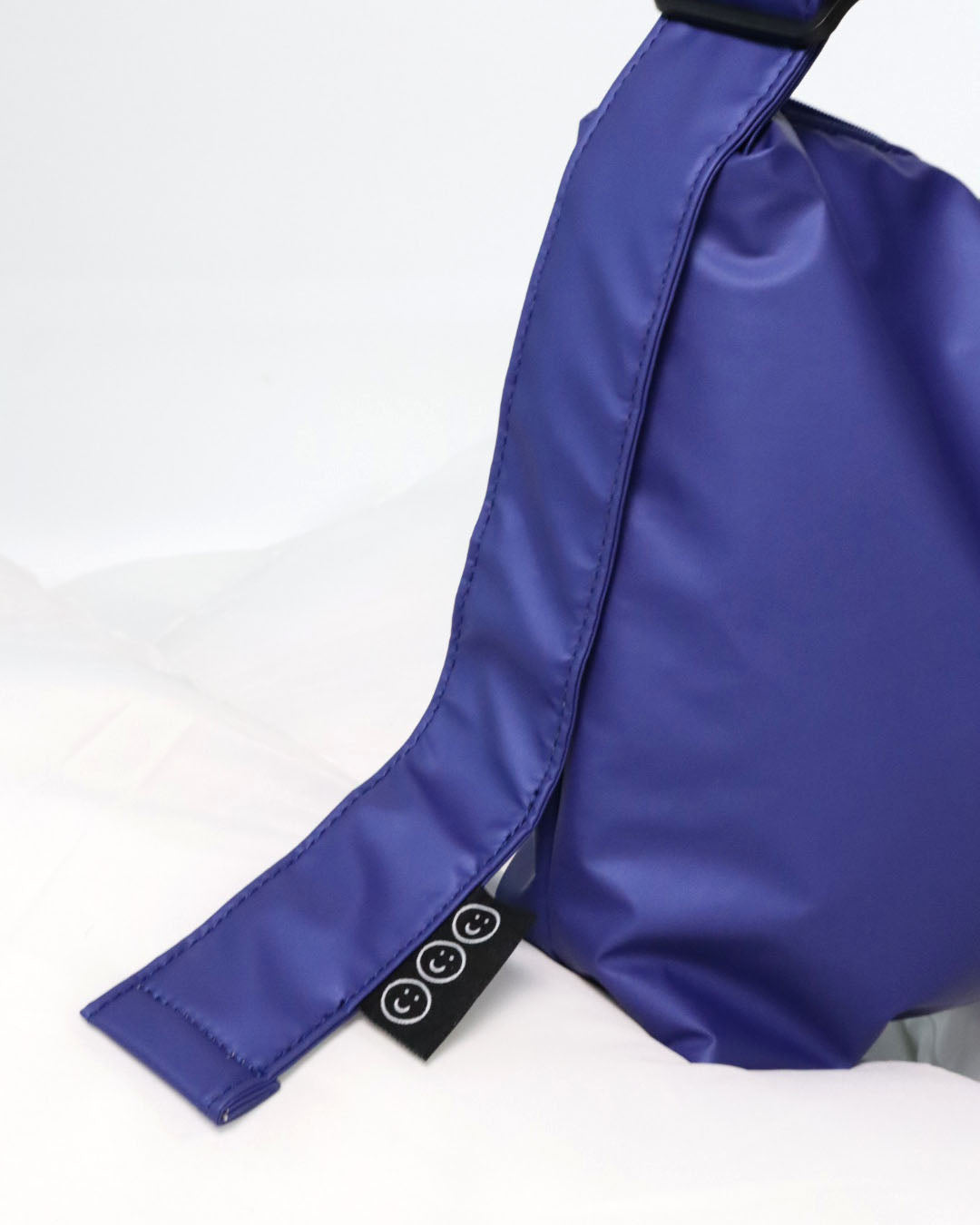 Signature ZZZ Pillow Sling/Shoulder Bag in Metallic Cobalt