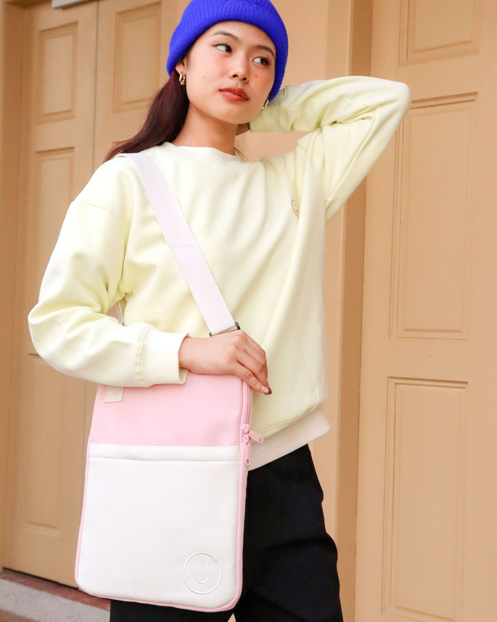 Signature V Laptop Bag in Colorblock Pastel