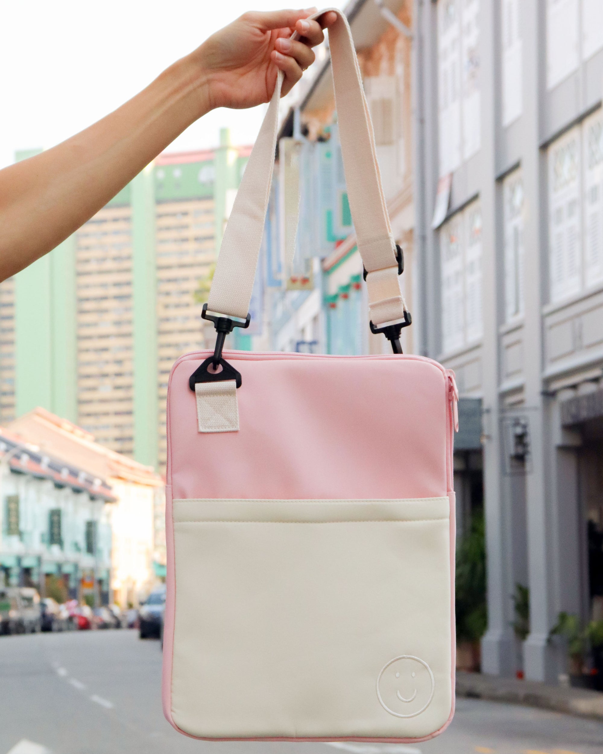 Signature V Laptop Bag in Colorblock Pastel