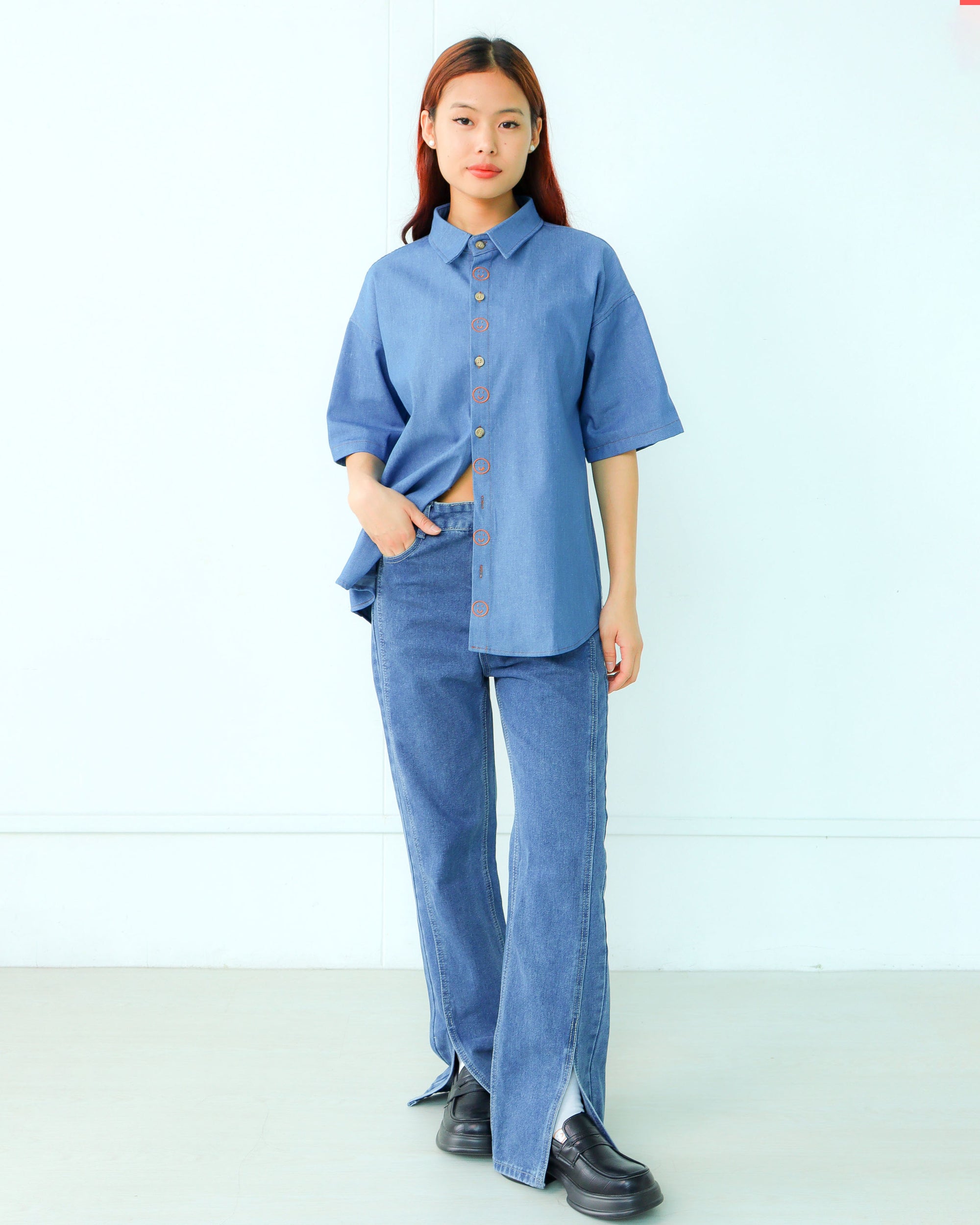 Signature Short-Sleeve Shirt in Mid-Blue Denim