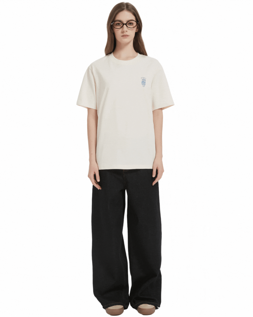 different angles of the tee on the model