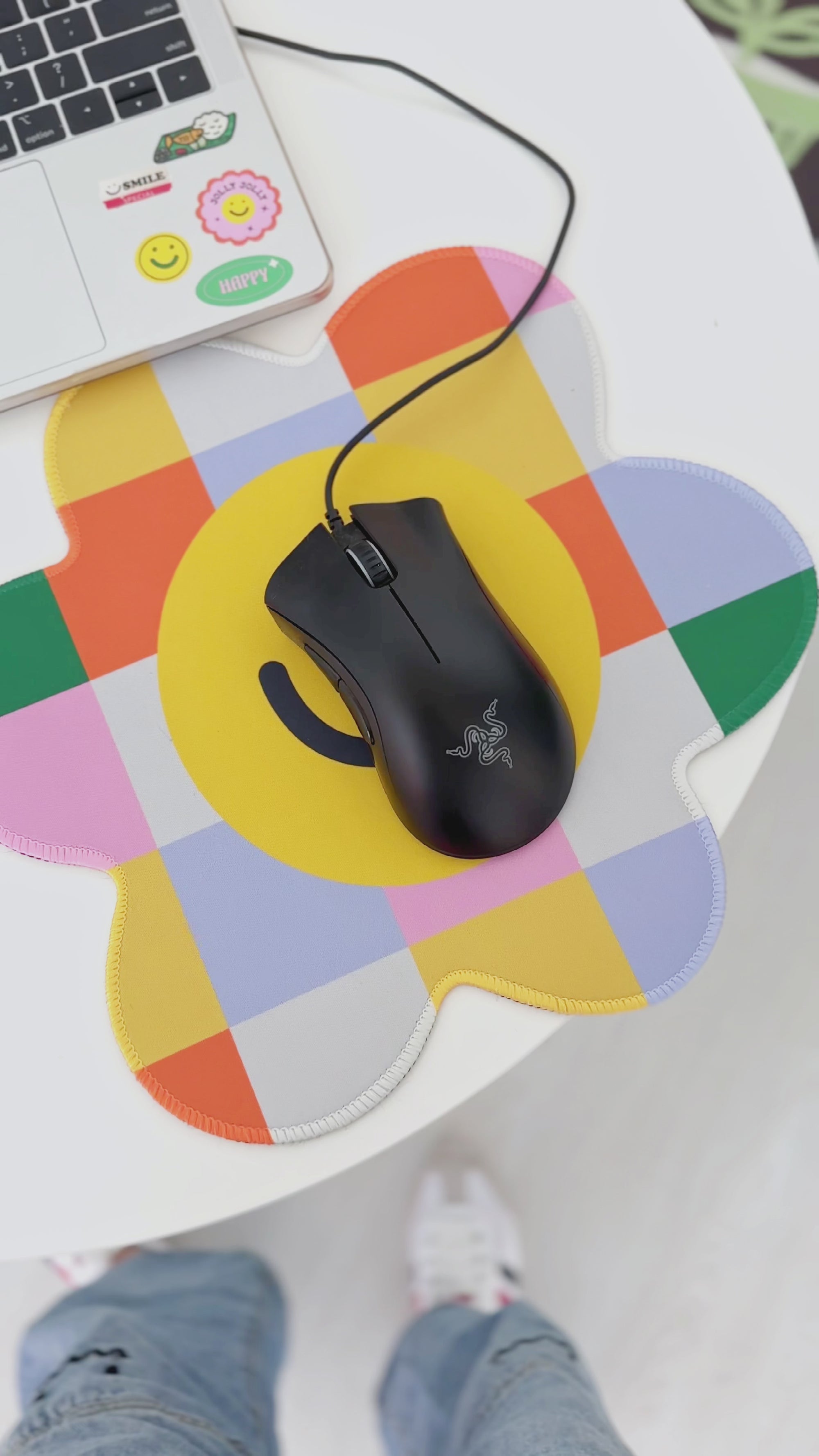 video of the checkered flower mousepad in use